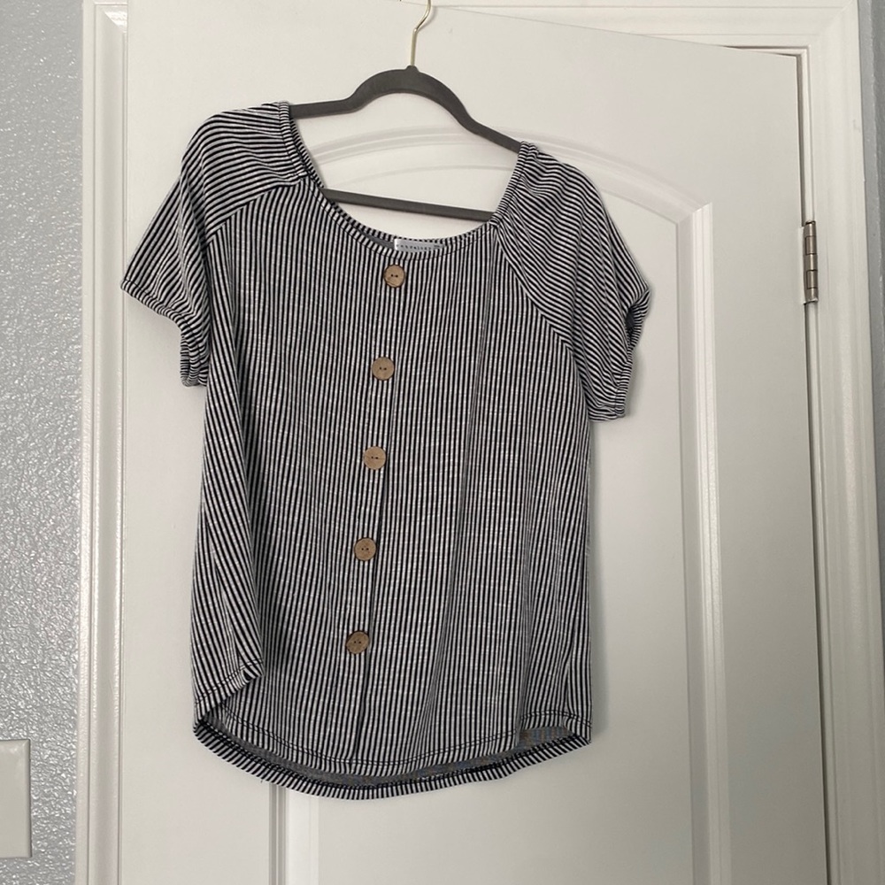 Striped shirt ( needs to sold now !)